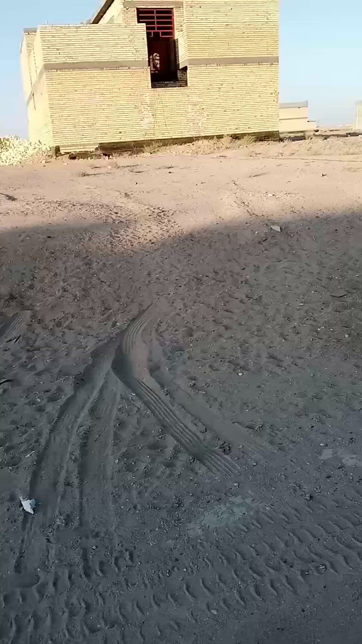 السلام عليكم 
قطعه ارض للبيع الصقلاوية الجمعيه المساحه ٣٠٠م الابعاد١٢/٢٥ مي كهرباء وسكن تحويل مباشر على طابو الفلوجه رقم القطعه ٣٦٨٥ السعر ٤١ وبيها مجال الاستفسار 
***********
*********** واتساب
