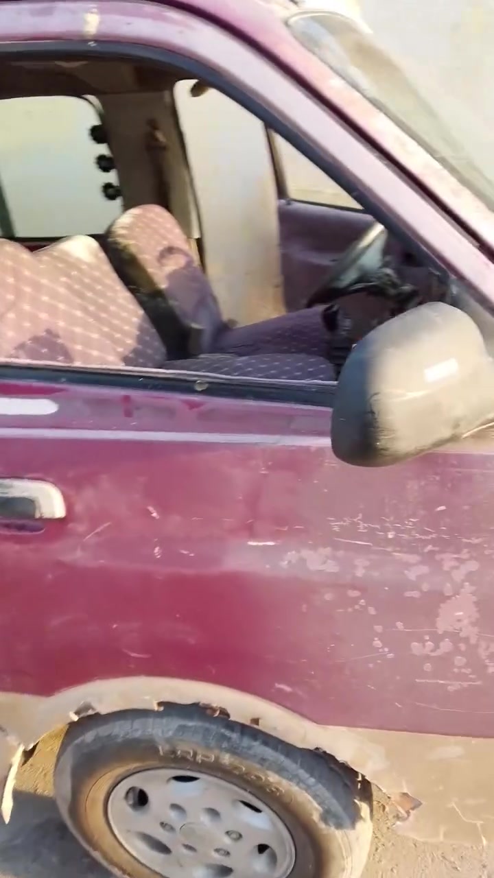 السلام عليكم كيا بريجو للبيع گير ومكينة مكفولات .... والسيارة بأسمي ...السعر 10 اوراق وبيها مجال 
رقم التلفون : ***********
