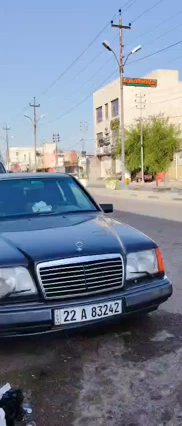 دب مرسيدس للبيع ٧٨ بيها مجال حك الجيه
موديل ١٩٩٠ اصل 
رقم اربيل دولي بإسمي شخصيا 
هزة جديده وسنويه تنتهي بال ٢٠٣٠
محورة مكينة ياباني
تبريد شرط ثلج ثلج 
 ٢٥٠٠ديلكو
تخم تاير 
باتري جديد 
منظومة زنون 
ادامة كاملة شرط الفحص 
كهربائيات كلها شغالة شرط الفحص 
صالنصة كاملة جديده مشتريها كلها من المكينة للصندوك 
غرفه جلد جديده شرط اي نقص مابيها نقص او كسر 
زوج دبلات امامي جديد 
كشنات كهرباء 
صبغ عام بيها فقط طخه جاملغ خلفي طخه فقط 
السيارة بلادية بدون تعمير شرط اي خياسات مابيها 
مكانات الدبلات امامي خلفي بدون تصليح بلاد شرط 
والشراي يجي ويكلب براحته 
مكاني بصره قضاء المدينة 
***********
