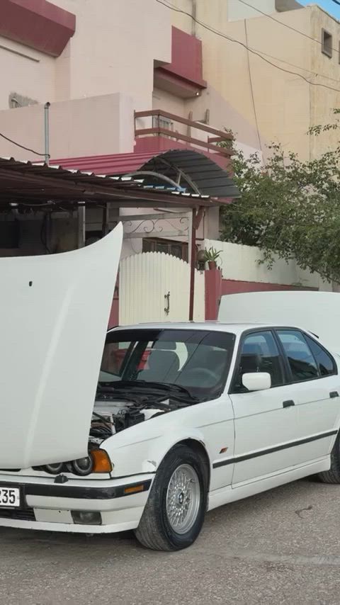 سـلام عليكم مكلف بالنشر 🤍
bmw 540 i 
السياره مصبوغه جماليه حزام 
كيـر ومكينه شرط 
السـعر 80 وبيها مجال 
السيـاره فول 1/1 

***********
