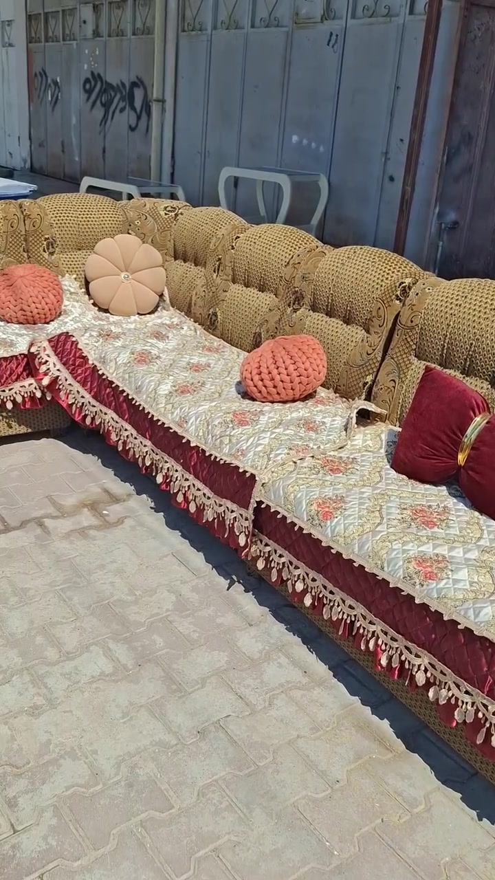 طخم ديوان للبيع نضيف سعر مناسب 75
عنوان  سايدين قصاب حكمت قب اسواق روكان 
رقم هاتف ***********
