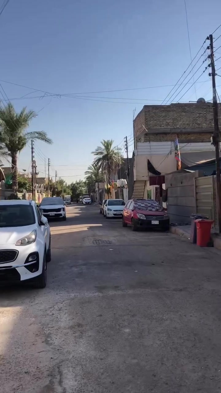 السلام عليكم مشتمل بالرئاسة المربع الذهبي الاول بناء قديم يباع قطعة ارض

(80م)20✖️4 

 موقع ممتاز 

  قرب جامع الامام علي (ع)ومدرسة عصر الذهبي الشارع العام بظهر البيت

***********
