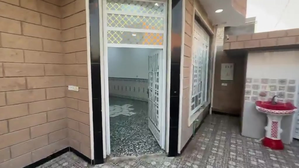 بيت مكان واسط صويرة منطقة بغداد 
مساحة 220 متر
شراي يتصل ***********
