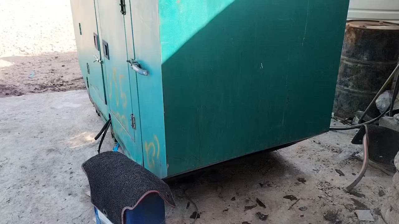 للبيع لستر بتر ١٧ونصف كي في كاتم ١٠٠بال١٠٠ ***********
