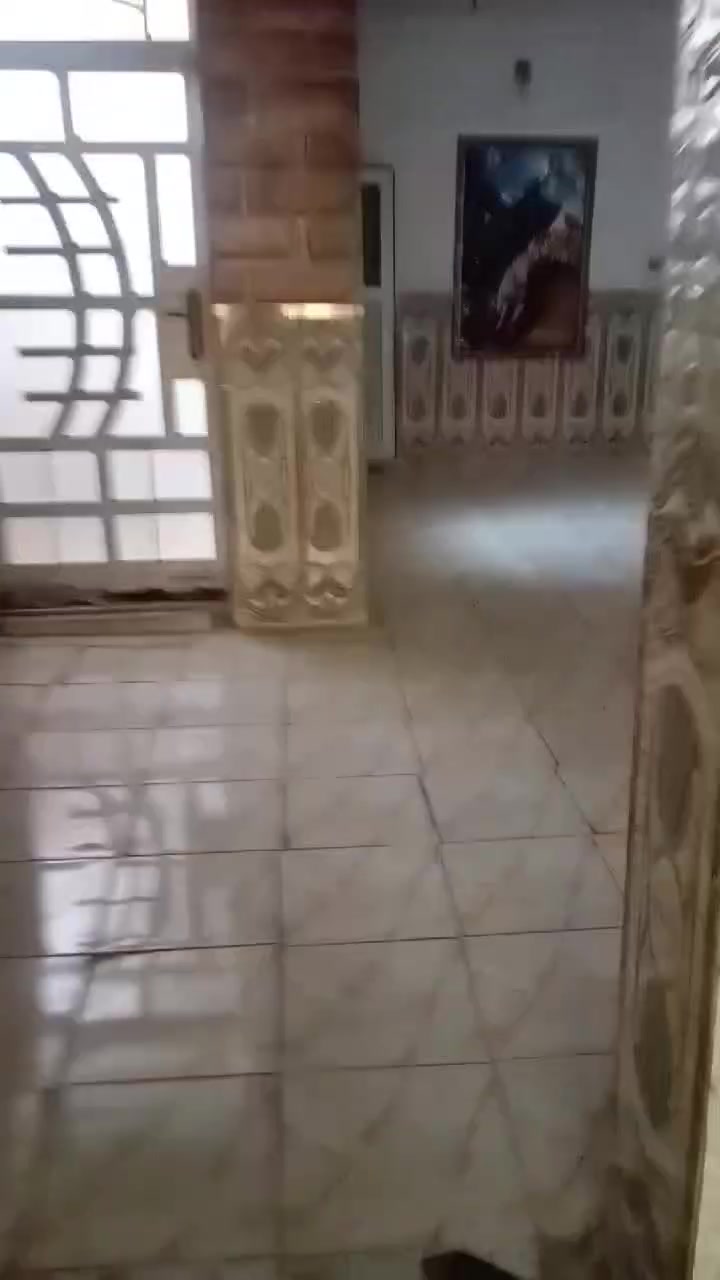 السلام عليكم يوجد بيت للبيع ناحية الوحده الخالصة حي الرسول 

مساحه 150
بسعر ماسب جدد 
***********
