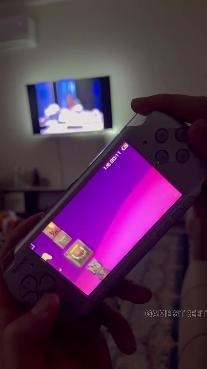 سلام عليكم
PSP 3000 
جهاز كامل 
مهكر مفول العاب 
رام 64 ساندسك الترا 
شاحن اصلي 
بطارية جديده 
موديل ٣ الاف
نقص قبغ بطارية
اما باقي سليم ومثل ما موضح 
سعر 115 الف
***********
