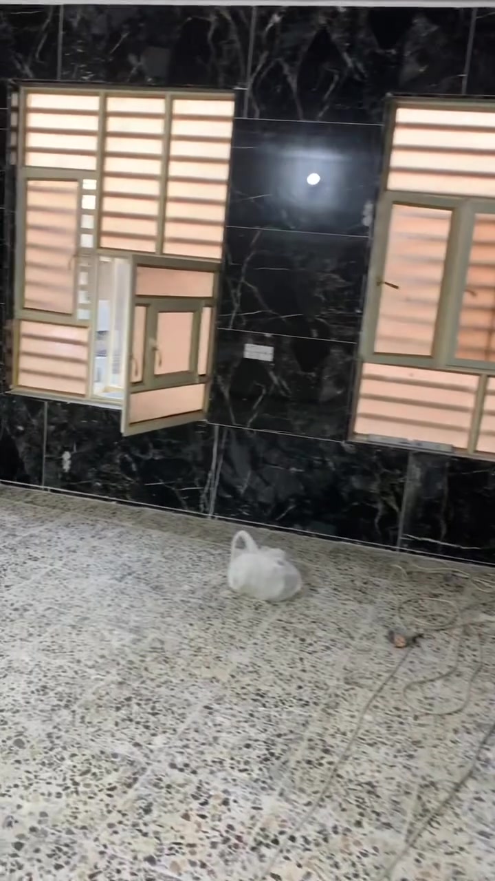 مساحه 60متره بشارع ابوراحاب بناء حديث ‏تحتوي غرفة نوم صالة هو مطبخ خدمات ***********
