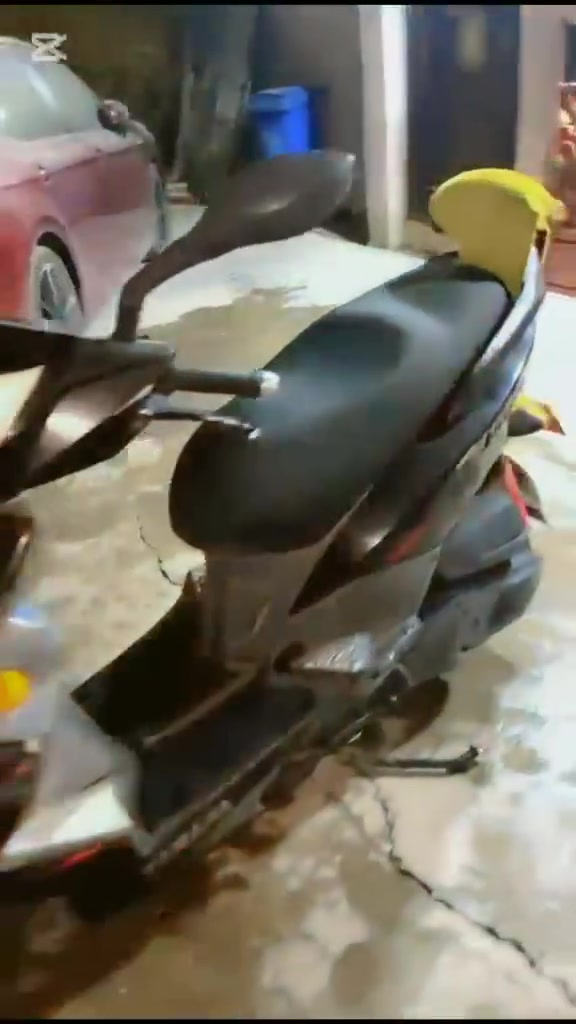 جيت آر دراجه تخبل قبل شهر ماخذينها دراجه ألونها اسود طافي الدراجه تجي تفحص إذا مو وكاله مرجوع الدراجه أريدها 1150او مراوس بسكنس فحل كون وكاله

