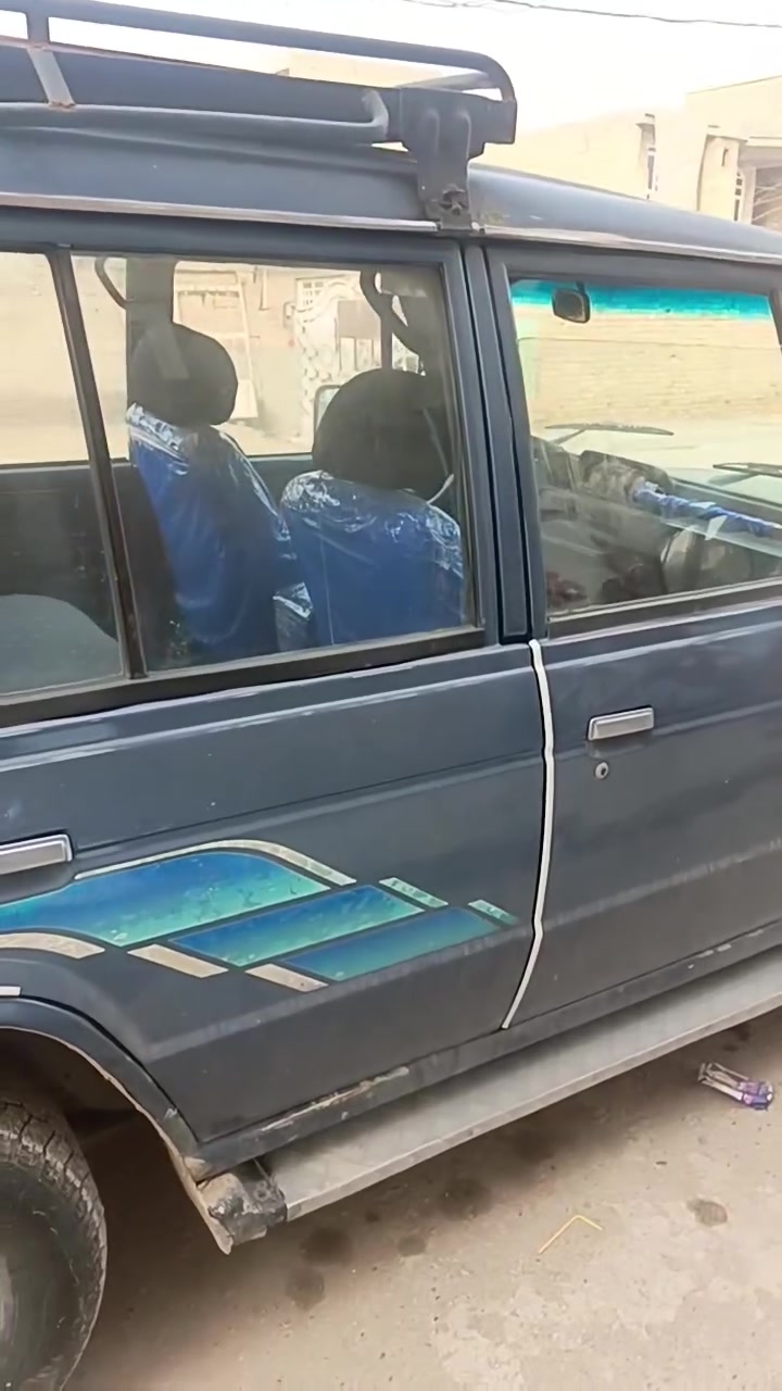 باجيرو ٨٩ 

كير مكينه فور اس ٤ 

السياره باسمي رقم بغداد 

تخم تاير جديد كهربائيات كلها شغاله 

جام كهربائي شغال 

دوشمه نضيفه 

كير قبل شهرين شاده خير من الله 

سعرها ٣٥ بيهة مجال قليل اخوان 

ابيع مكينه كايمه 

غير متواجد ع الفيس 

***********
