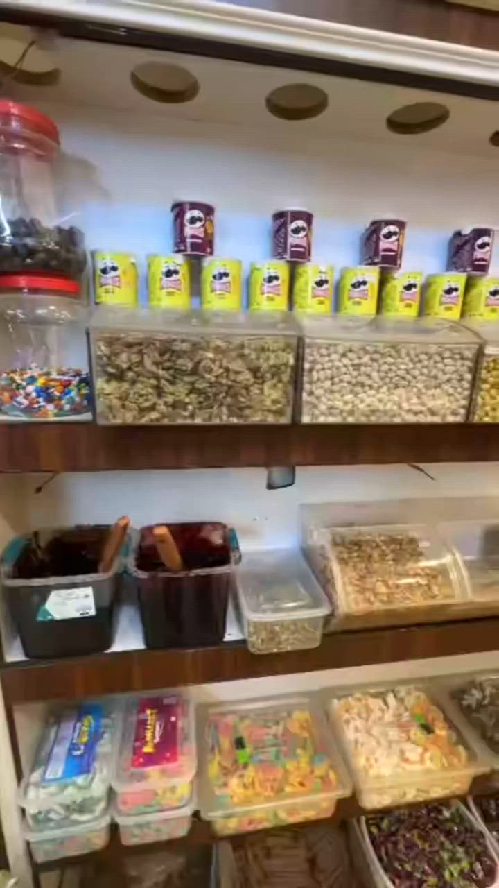 السلام عليكم محل مكسرات وحلويات للبيع 
. العنوان حي السفير الشارع الرئيسي قرب المختار 
المحل واضح أمامكم كولشي مبين ب تصوير 
المحل بي حساب تيك توك متفاعل وخوارزميات الحساب ممتازة متعوب علي بأسم مكسرات حبزبوز 
إيجار 125.000
سحب 39.000 .... 3أمبير 
المحل موجه توجيه صحيح 
ارقامي *********** 
            ***********واتساب اتصال 
سبب البيع عدم التفرغ
