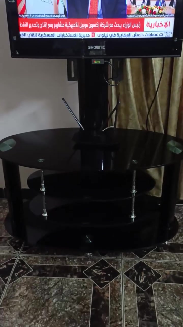 شاشه حجم32 جديده سعر 90 والمميز سعر 100 حي الجهاد ***********
