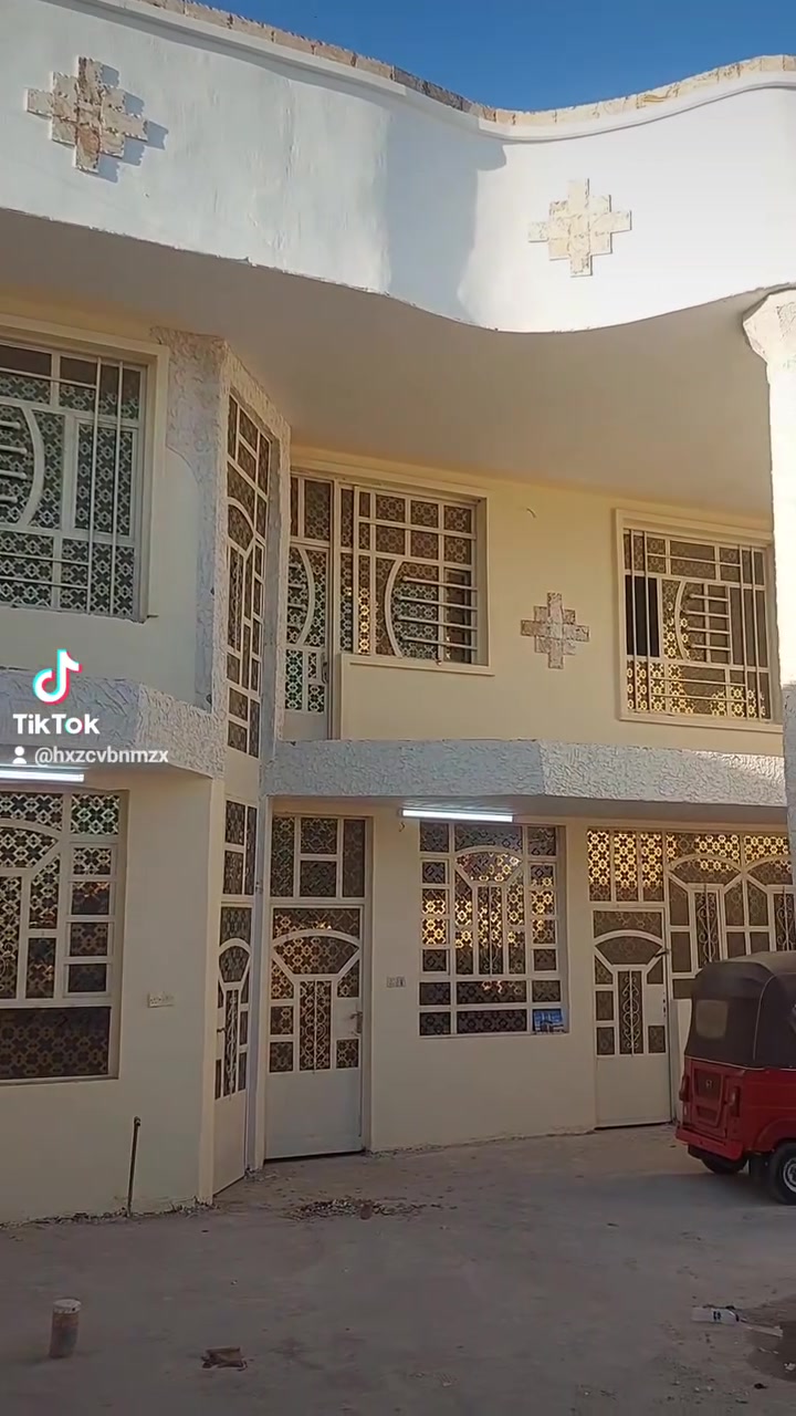 للبيع مساحته 400 متر مكاني بغداد بلديات ضباط بي 6 غرف نوم ستقبال صالة كبيرة كراج كبير الاستفسار عل انتصال وتدلل
***********
للبيع مساحته 400 متر مكاني بغداد بلديات ضباط بي 6 غرف نوم ستقبال صالة كبيرة كراج كبير الاستفسار عل انتصال وتدلل
