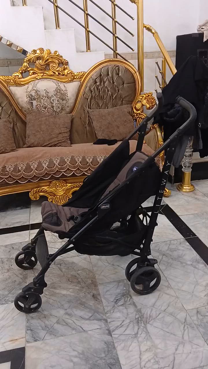 السلام عليكم عربانة طفل نظيفه قويه جدا مع شمسيه متحركه ماركة جيكو الاصليه السعر ٥٠
تتحمل وزن المكان حي أور لايوجد توصيل التواصل خاص


**إذا كنت صاحب هذا الإعلان وتريد حذفه لأي سبب، رجاءا أرسل رسالة إلى الدعم الفني**