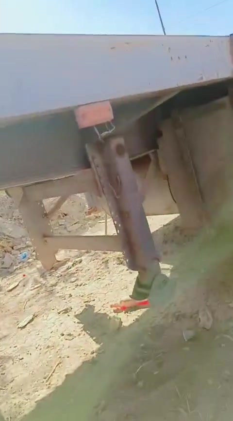 عربانه حداديه اربع محاور طول 13و60 شاصي 16دنكير 14 مدور تايرات تعبانه رقم ***********
