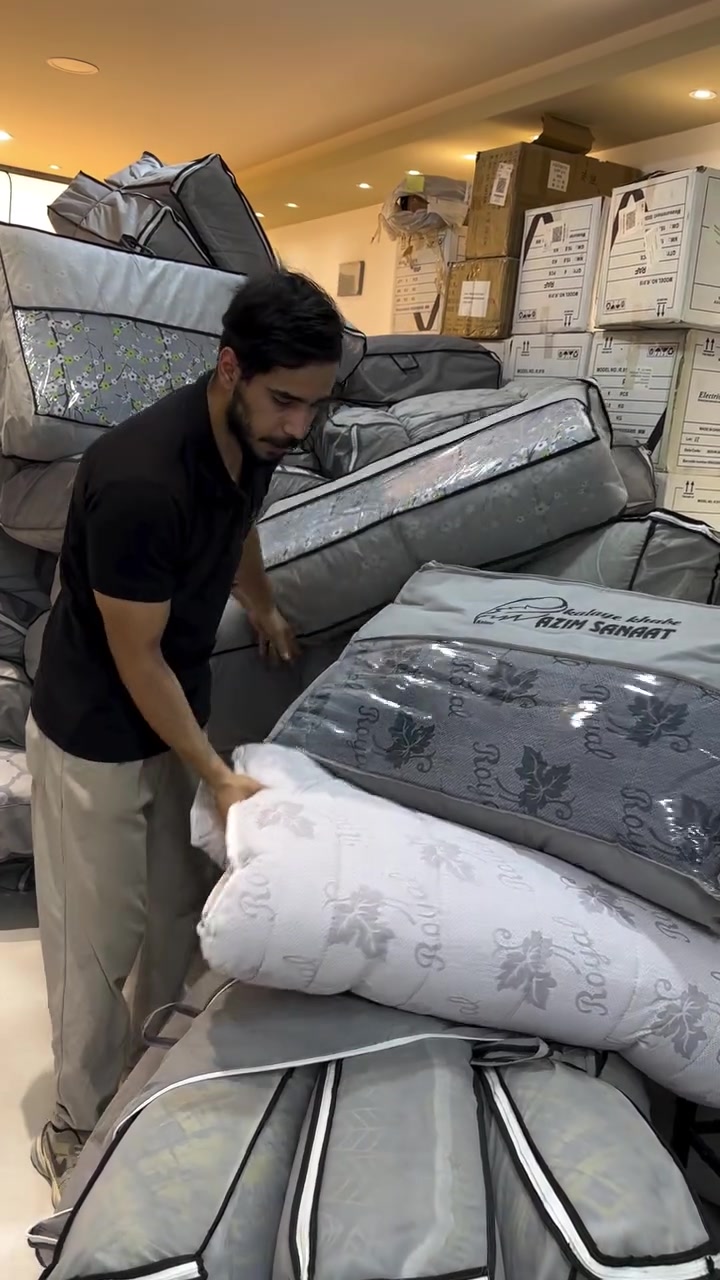 رجعت توفرت جودليات مره لالف
لملحك ع وجبت امس ليوم توفرت
تفاصيل جودليه ‼️ 
طول 190 
عرض 90
وزن 4 كيلو
سعر كل ثلاث قطع ب 50 وتوصيل مجاناً 
لحك عليه عرض خاص 
موجود خدمه توصيل جميع محافضات
للحجز وتساب ‼️ ***********
 #عروض #مفروشات #النجف
