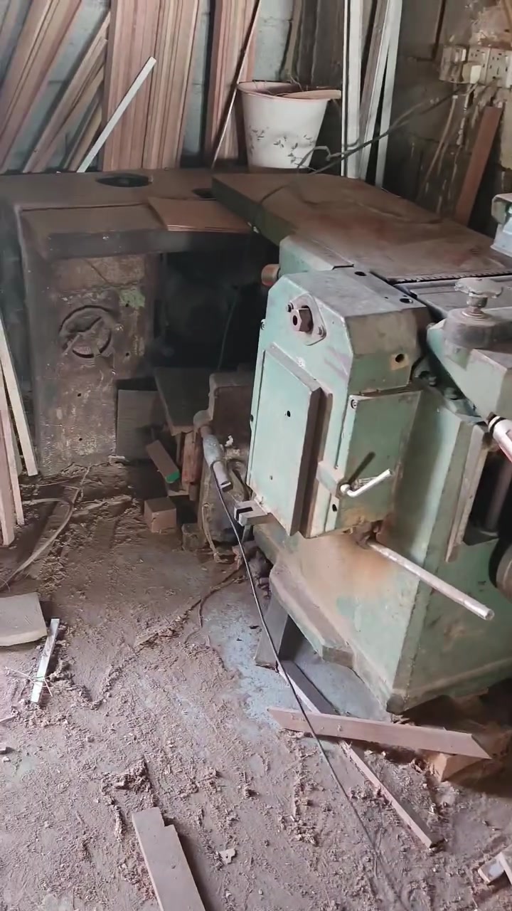 سلام عليكم مكينة نجارة إيطالي رندة ودبل ومنقار حجي٢٠٠٠ 
ثري فيز ماطور سرعتين السعر مليونين وبيها مجال واكو ميشار وفريزه عمل شغالة ماطورات هم ثري فيز ٥٠٠ سعرها
العنوان صلاح الدين قضاء بلد 
للاستفسار ***********
