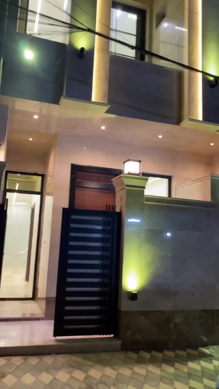 بسم الله الرحمن الرحيم
تم تنزيل السعر و تن اعادة النشر مشتمل سبعين البلديات شارع الكنيسة 
طابقين و نص ثلاث غرف نوم اربع حمامات مرافق خارجية كهرباء بواري ابواب شبابيك المنيوم درجة اولى ارتفاع السقف ٣٤٠ الشغل درجة اولى الواجهة مرمر ارضية طابق اول مرمر الدرجة كلة مرمر و بيانو 
السعر ٣١٠ بعد التنزيل 
***********
***********

