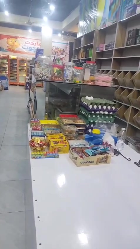 السلام عليكم اسواق للبيع جاهزة من كلشي ما بيها اي نقص مساحتها 150 متر  مكانها حي السلام ع الشارع العام للاستفسار الاتصال ع الرقم
***********
