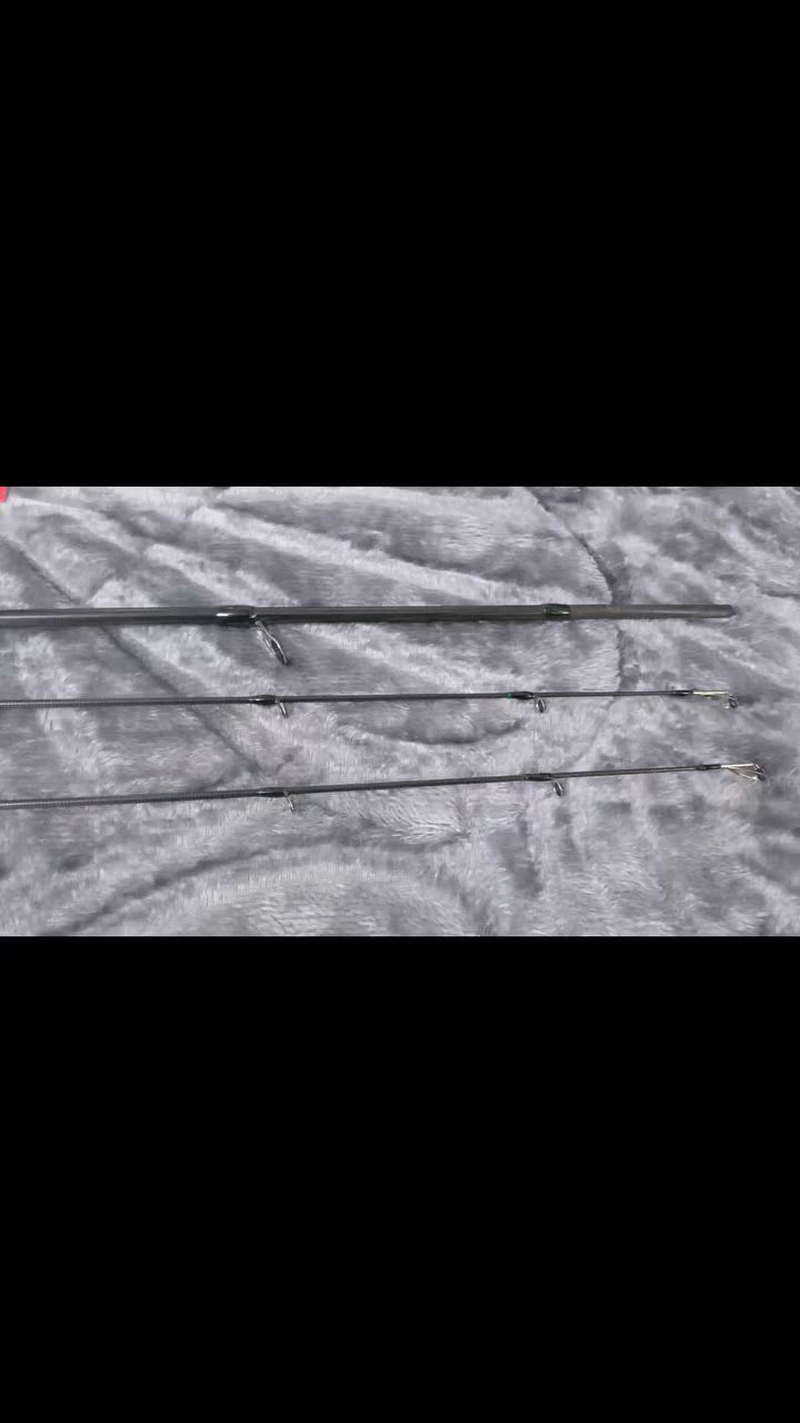 يا الله عيني عود قطعتين دبل حساس طول 240يجي دبل حساس حساس وصط وثاني خشن سعر العودة 15الف يوجد خدمة توصيل الجميع المحافضات 5تالاف الحجز ولاتصال على الواتساب او على الخاص ***********
