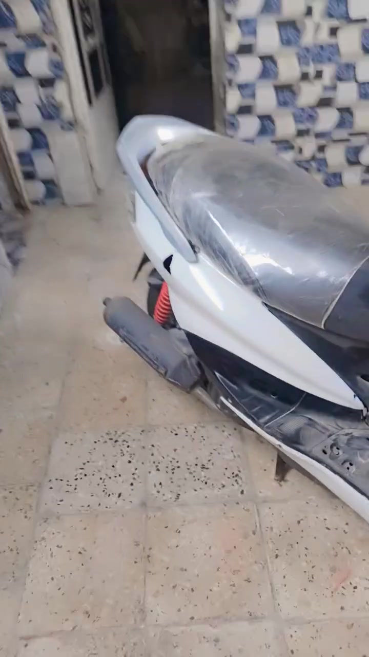 دراجه للبيع سكنس عوزهع بس كابريتر نضيفه بغداد مدينه لصدر ***********
