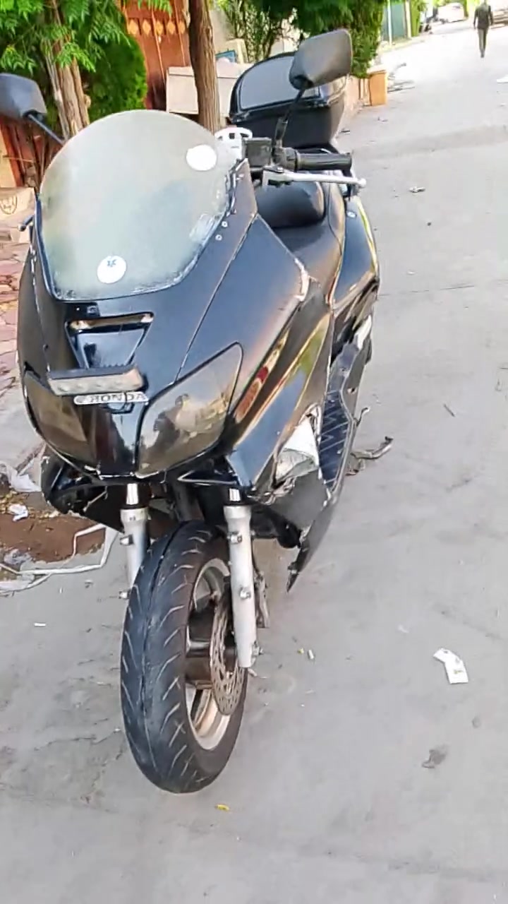 السلام عليكم عندي هاي الفورزا للبيع السعر الخاص هذا رقم موبايلي***********
