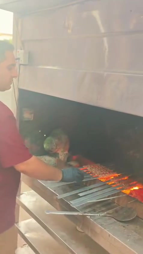 حسب طلب الزبون 😋للطلب دزولي مسج ع البيج او اتصلو  
***********
***********

دجاجه شوي مع التمن والمقبلات وخبز ب8
نص دجاجه مع التمن والمقبلات وخبز ب٤
عنوان المحل توله فروش مجاور سوبر ماركت سوفار يوجد توصيل داخل خانقين
كيلو كباب  لحم20 الف 
كيلو كباب دجاج 12

