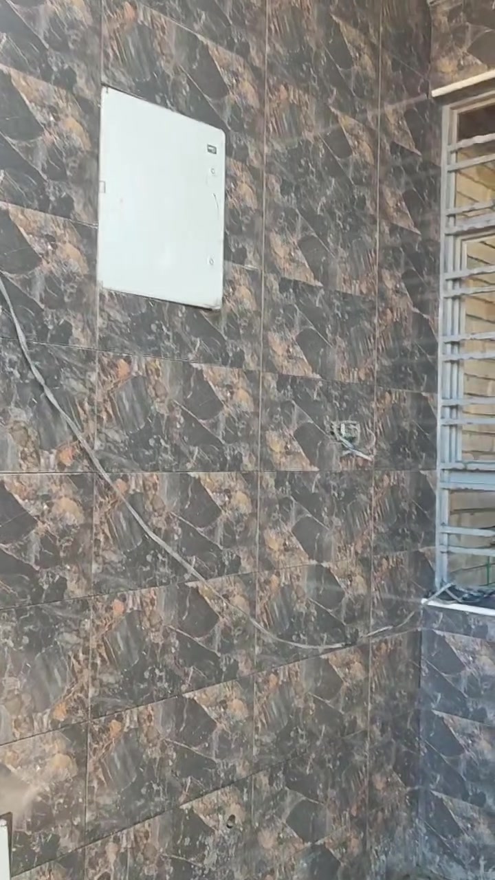 السلام عليكم ابو سويفي المصري خلفه لانواع تطبيق البورسلين سيراميك الكاشي والمرمر والجران ارضيه شغل درجه اولي التواصل على الواتساب ***********
