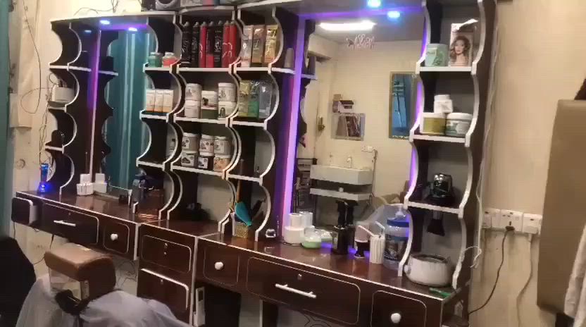 مــيـز حـلاقـه 💈
للــبيع 

الطول: مترتين 

العرض: ثلاث مترات
ــــــــــــــــــــــــــــــــــــــــــ 
يـحتوي علئ    8.  جرارات و. 20 رف +الاناره لون بنفسجي + كلوبين 
ــــــــــــــــــــــــــــــــــــــــــ 
السـعـر: 300 الف وبي مجال للطيبين


**إذا كنت صاحب هذا الإعلان وتريد حذفه لأي سبب، رجاءا أرسل رسالة إلى الدعم الفني**