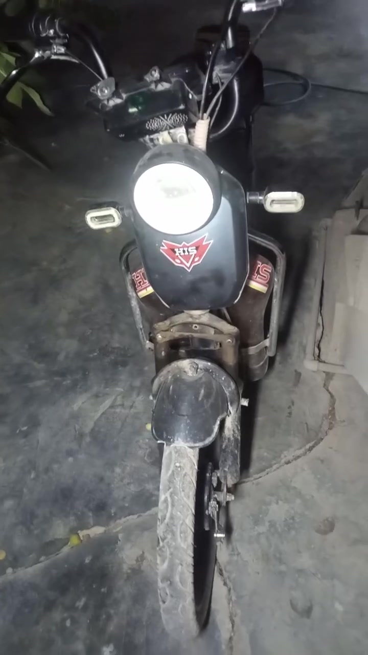 باسكل شحن مستعجل على بيعته  باسكل نضيف او لايتات +هورن +لايتات الوره كله شغل باسكل كلشي مابي فقط 

يحتاج بطاريات بسكل نضيف   باسكل حساساساة كله شغاله 

او بلتوثو شغال او سويج او جان بي تشغيل ععن بعدباسكل 
 
مايتفوت تايرات جداد ثنينهم  او كشن جديد او جوابه ثنين جدد  
 
السعر 80د. ع اوبي مجال للطيبين  

«{للستفسار}»

متواجد خاص /

او وتساب. رقم /***********

او مكالمه على الزين /***********
