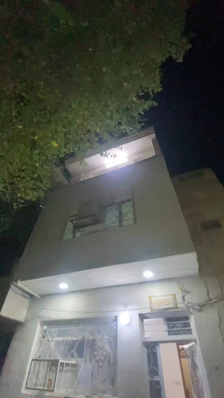 يتوفر بيت 50 متر حديث بناء مسلح للبيع ثلاث طوابق فيه 3 غرف نوم وحمامين بالحرية مقابل اعدادية التاميم بفرع مول باشاك 
البيت واسع ونفه واجهه 5 نزال 10 منطقة هادئة 
سعر البيع 148 مليون

للتواصل او الاستفسار مراسلة واتساب فقط
***********

