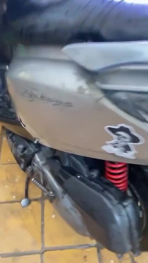 دراجه ابريز حيل نضيفه مكينه ناعم وشلعه ومعدل عوزهه بس لايت كهربايات يعني سلف شغل هندر شغل دراجه مختمه ختم واحد كلهه ولله دراجه مال رمبه وسعر 350ومكان بغداد الحسنينه ***********متوجد وتساب
