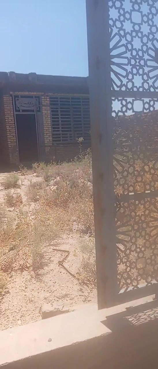 سلام عليكم بيت للبيع منطقت التاجي ماساره الاول سند خمسه وعشرين مساحه 250متر ***********
