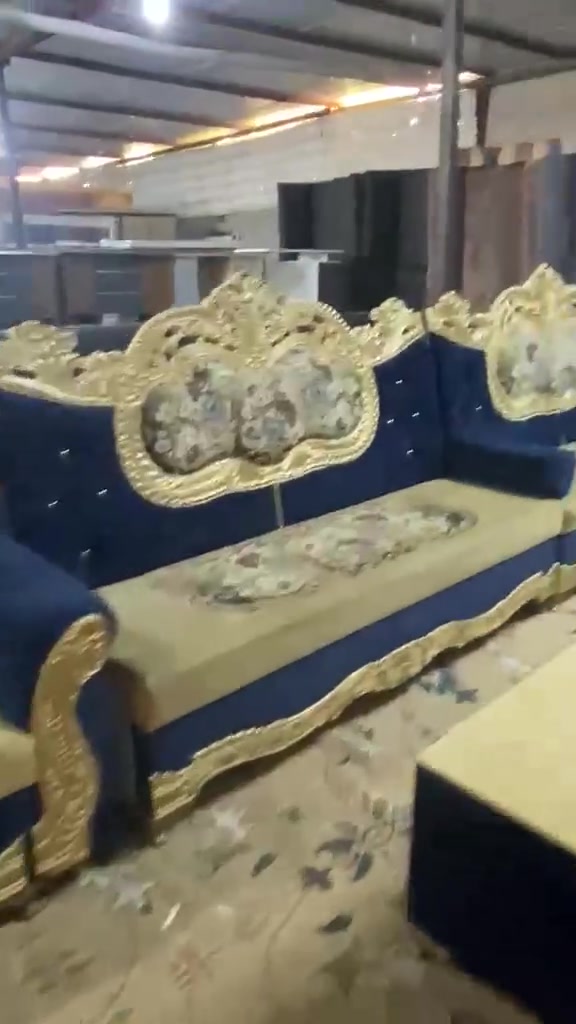 تخم احطاطه 20 مقعد  استعمال شي قليل في مزاد الرسول العنوان كاطون الرازي نهايه الشارع لاستفسار ع رقم الهاتف *********** ملاحضه مستعدون لشراء كافه المواد المنزليه وغرف نوم 💤
