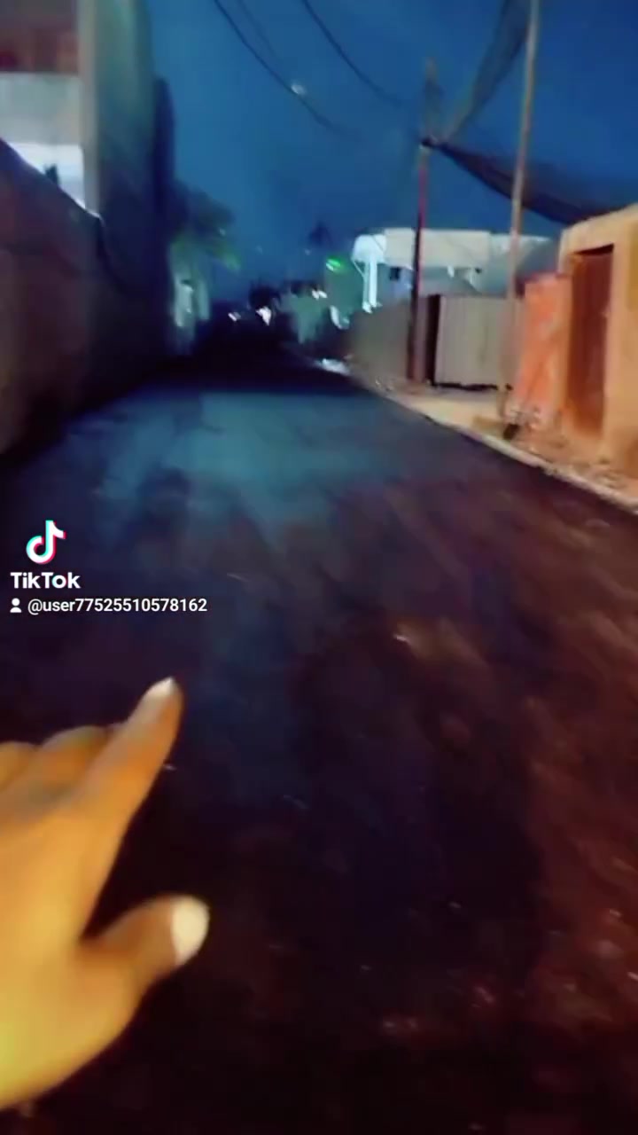 قطعتين البيع                                                                  عنوان بغداد  سبع قصور شارع ابو علي                              مقابيل مصور مرتضى رماحي                                                     مساحت الوحده ٨٥ متر  《الواجه 7.70》《ونزال11.15》  كل قطعه طالعله صونده ماء وبوري مجاري  جنس الارض طابو زراعي سند ٢٥ الكاع بسمي  ستفسار مراسلت صفحه              تحب ٨٥ متر تحب بيعلك ١٠٠  ماكو شكال تريده كله مساحته ١٧٠ متر \***********

