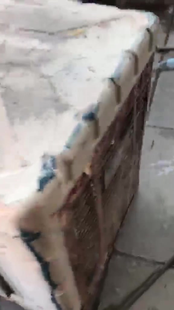 سلام عليكم مبرده لبيع   سرعه وحده مو سرعتين شغاله كلشي مابيه بس نقص باب واحد وحلفات مابيه رايده 40 لف وبيه مجال قليل مكانه شرطه لخامسه شارع حسينيت الحوراء زينب تصال *********** يوجد وتساب
