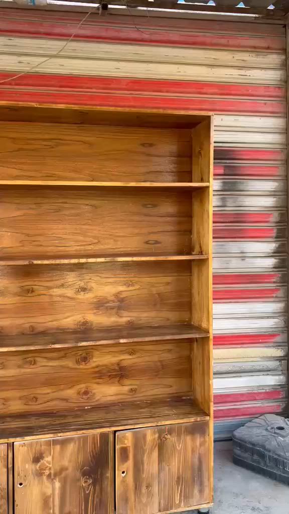 مكتبة خشبية جديدة بتصميم عملي وأنيق، مناسبة للمنازل والمكاتب والمحلات.
✔️ القياس: 150 سم عرض × 200 سم ارتفاع × 30 سم عمق
✔️ 4 رفوف واسعة مع خزائن سفلية للتخزين
✔️ لون خشبي طبيعي يضيف لمسة فخامة للمكان
✔️ جديدة بالكامل وغير مستخدمة
✔️ مناسبة للكتب، الديكورات، التحف، أو عرض المنتجات
السعر: 150,000 دينار فقط