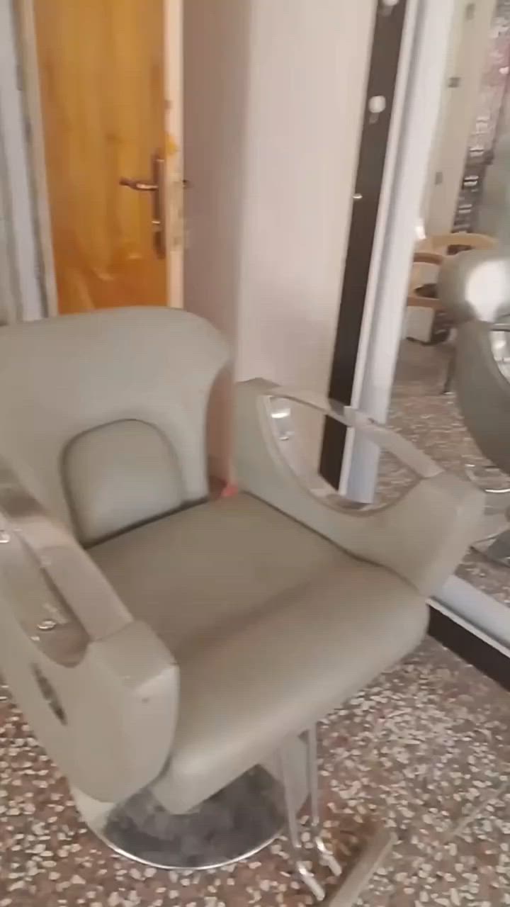 للبيع قيم واخذ بس كون ليرضي الله كرسي احمر وكرسي رصاصي ومرايات 2ورف


**إذا كنت صاحب هذا الإعلان وتريد حذفه لأي سبب، رجاءا أرسل رسالة إلى الدعم الفني**