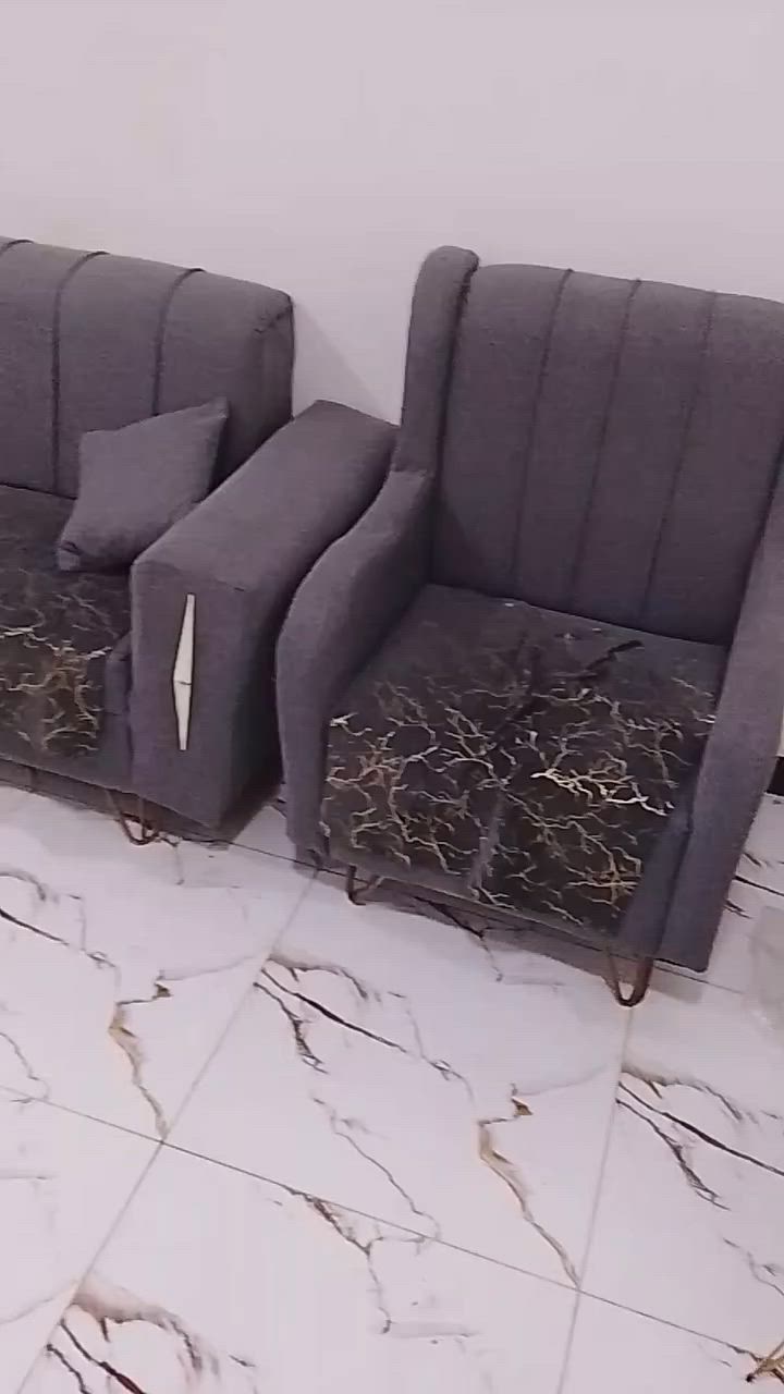 قنفات للبيع 5 قطع السعر 300 وبيهم مجال المكلن الجزيره شارع الصقر ***********
