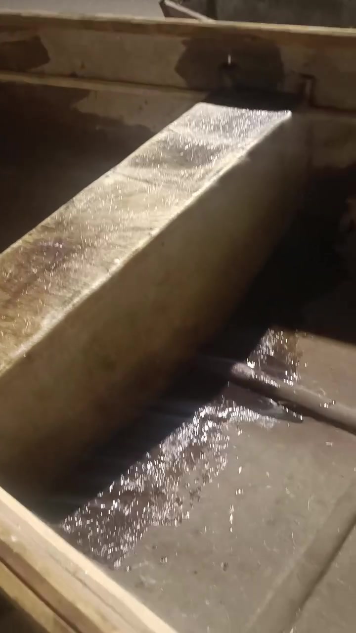 من رخصت المدير زورق للبيع ***********
