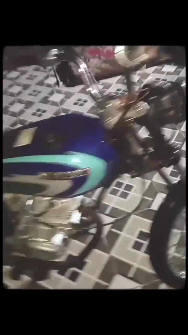 يأبه سلام عليكم دراجه للبيع دراجه  أوله من غرض من اي شي اطيك كفاله عامه الدراجه ما مفتوحه ونضيفه وتصويرها ماا واضح تجي تكلب بعينك  اورق أصولي  المكان يم صيطره الفياضيه  السعر 600وبيهاا مجال .

هاذا رقم...***********
