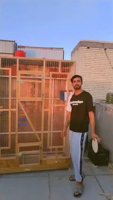 السلام عليكم نشتغل حسب طلب 
الارتفاع 200سم النزال 50 الوجه 150
يحتوي على مجر تنظيف معلف جرار 
بغداد الحسينية 
***********