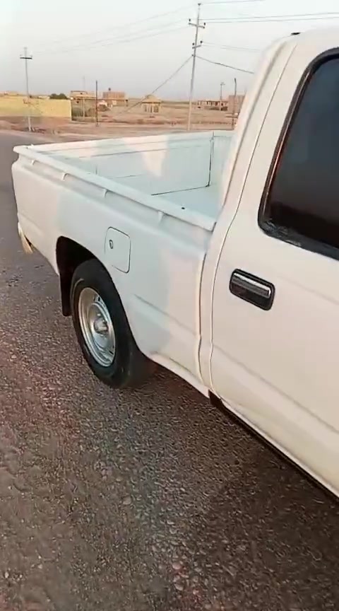 السلام عليكم سياره البيع العنوان بصره كرمه علي 2001 تيوتا  نضيفه كلش
الرقم ***********
