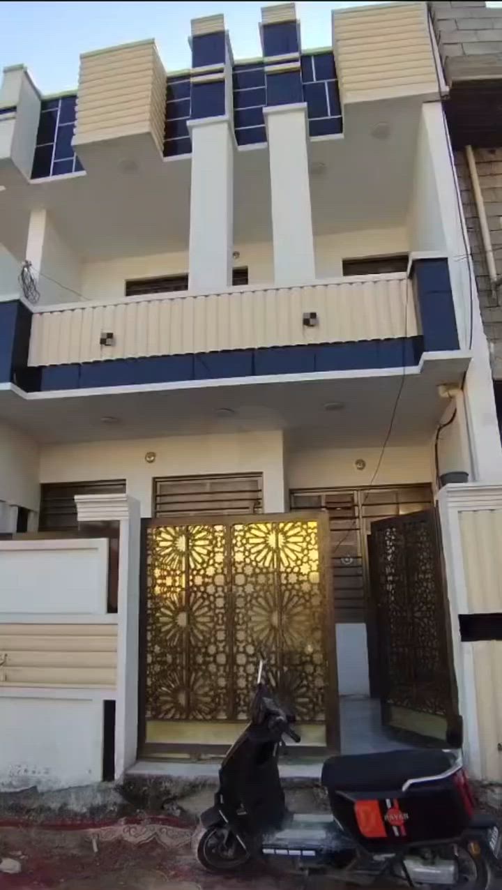 بيت للبيع في منطقت دوانم قرب جامع ملك قدوس للستفسار خاص***********
