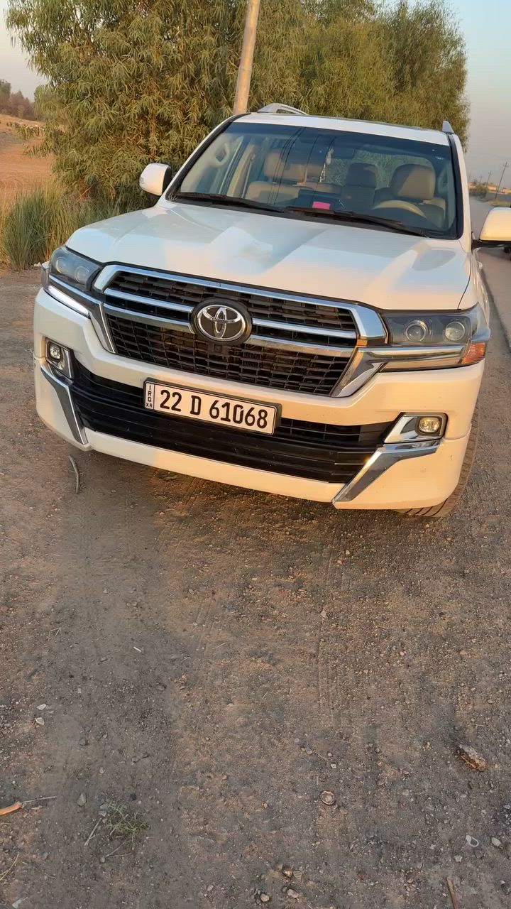 لاند كروز ٢٠٢١
فول مواصفات 
كامرات إماميه وجانبيه وخلفيه
حساسات امامي وخلفي
ثلاث شاشات
محرك 6 سلندر
وبعد بيه هوايه مواصفات
كفاله عامه 
فقط مكانين bdr  موضح بالفيديو
السياره ماشيه ٨٧ الف كيلومتر
رقم أربيل باسمي
السعر ٥ شدات
مكان السياره بغداد الغزاليه
***********
