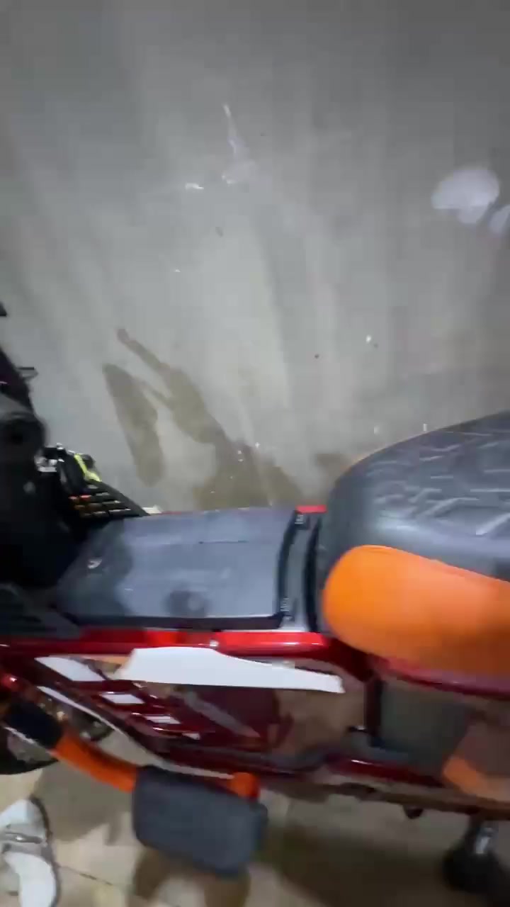 دراجه GT x900 مديل 2026 ملف 1800 بوكس ودروعه بل اصفاح اشاير بل بوكس تشغيل بصمه وعن بعد جديده كلش بطاريات جدد ماتصرف شاحنه موجوده مرايات موجوده 
لايت عدسات بل درع ولايت عالي ناصي كهربائيات كله شغاله 
مكاني بصره تنومه سعر 525 رقم ***********
