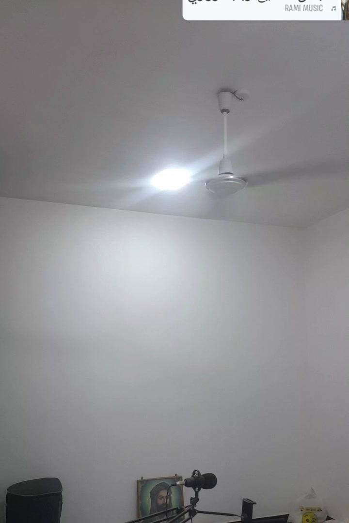سلام عليكم البيت للبيع مساحه 130 متر  محافظة بابل الحله شارع 100 ورا محطه الاضواء سنه 25 تحويل مباشر باسم المشتري رقم هاتف *********** السعر 77 بمجال شيء بسيط
