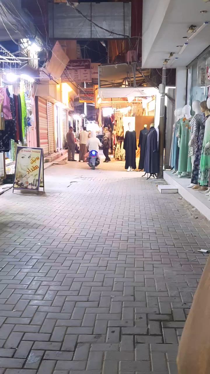 عقار تجاري للبيع الغربي شارع الاطباء محل من ثلاثة طوابق المساحة 50 م واجهة٤م بناء جديد

_______________
__

***********
***********

@أبرز المعجبين 

#alsalam #office #Real__estate
