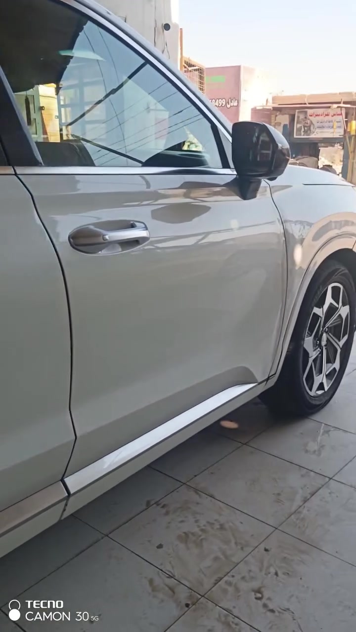 السلام عليكم بلسايد 2022 فول 1/1 اعلى فئه بلسايد محرك 6V   3.8L
الموصفات:
فتحه سقف 
بصمه تشغيل +بصمه ابواب +تشغيل عن بعد 
رادارات اماميه خلفيه و جانبيه  
اربع كامرات 360درجه 
كشنات vib منفصل وبعد بيه هواي مواصفات  
الاتصال الاستفسار 
***********
