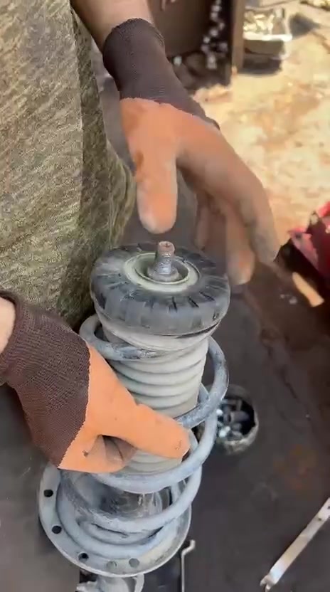 🔧 جانب من أعمالنا اليومية... ومن الله التوفيق 🔧 محل الصادق 
تم اليوم بعون الله إنجاز صيانة شفروليت كوبلت (Chevrolet Cobalt)، مع تبديل القطع المستهلكة فقط حسب حاجة السيارة، حتى نحافظ على أفضل أداء وبأقل كلفة على الزبون. ✅🚗
💯 خدماتنا: ✅ صيانة شفروليت كوبلت وجميع موديلاتها. ✅ صيانة جميع أنواع السيارات. ✅ حدادة الصدر الأمامي والخلفي. ✅ توفير جميع قطع الغيار والأدوات الاحتياطية. ✅ شغل مضمون، سرعة بالإنجاز، وأسعار منافسة. ✅ خدمة توصيل متوفرة.
📍 العنوان: بغداد – ساحة الطيران – الفرع الثالث – شارع حجي منيشد.
📞 للاستفسار والحجز: *********** ***********
🙏 ثقتكم هي سر استمرارنا... وإذا تعاملت ويانه، اكتب رأيك بالتعليقات حتى يستفيد غيرك، ولا تنسى لايك ومشاركة للمنشور لدعم الصفحة. ❤️
#شفروليت_كوبلت #ChevroletCobalt #شفروليت #صيانة_سيارات #قطع_غيار #حدادة_صدر #ميكانيك #ورشة_سيارات #بغداد #ساحة_الطيران #شارع_حجي_منيشد #العراق #اكسبلور #ترند
