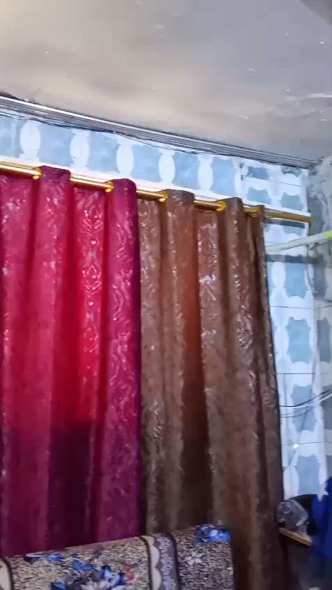 السلام عليكم 
بيت مساحه 28م
طابقين عكاده 
نضيف وحاليا بي مؤجر
الحريه الاولى شارع الشمري
قريب علي مول فينسيا 
السعر 65 وبي مجال
***********
